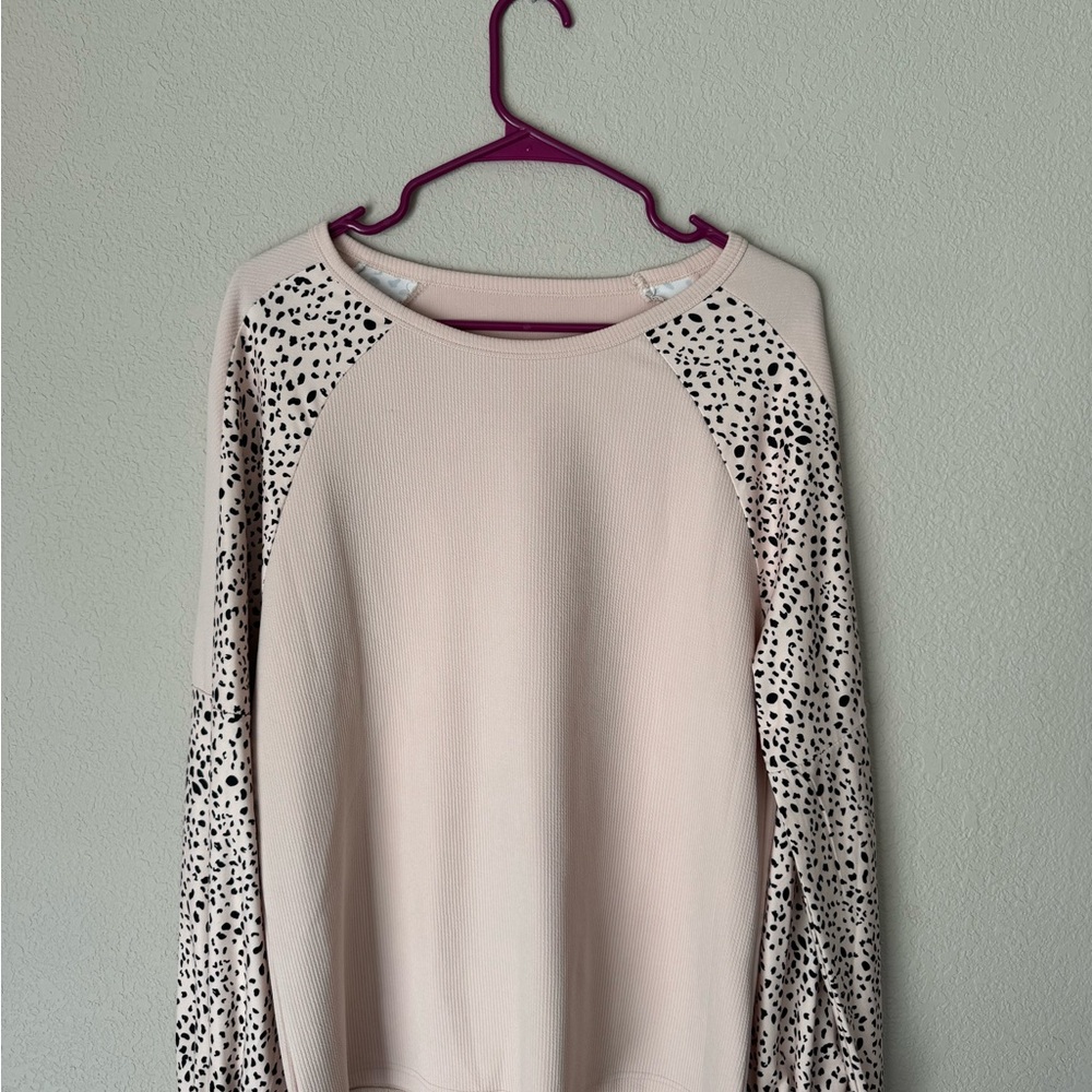Cream and black top Sz Small